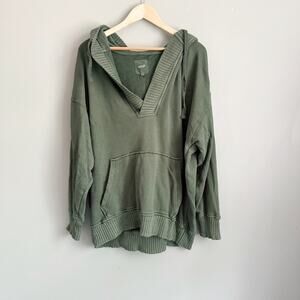 Aerie oversized hoodie olive green split v-neck ribbed cuffs large